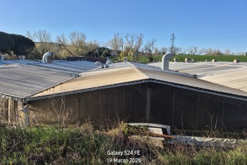 Liquidazione tettoia mobile con struttura in ferro e copertura telonata