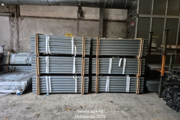 Liquidazione tubi in ferro con diametro 4 cm. lunghezza 1,50 mt 