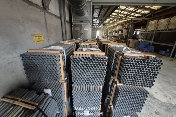 Liquidazione tubi in ferro con diametro 4 cm. lunghezza 1,50 mt 