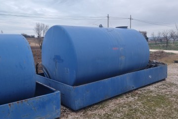 Liquidazione Serbatoi Di gasolio con Vasca di contenimento 