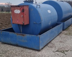 Liquidazione Serbatoi Di gasolio con Vasca di contenimento 